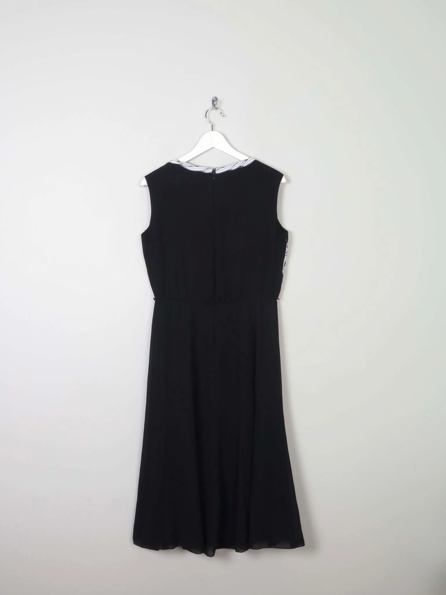 Black 1970s Vintage Dress With Appliqué White Floral Design 10