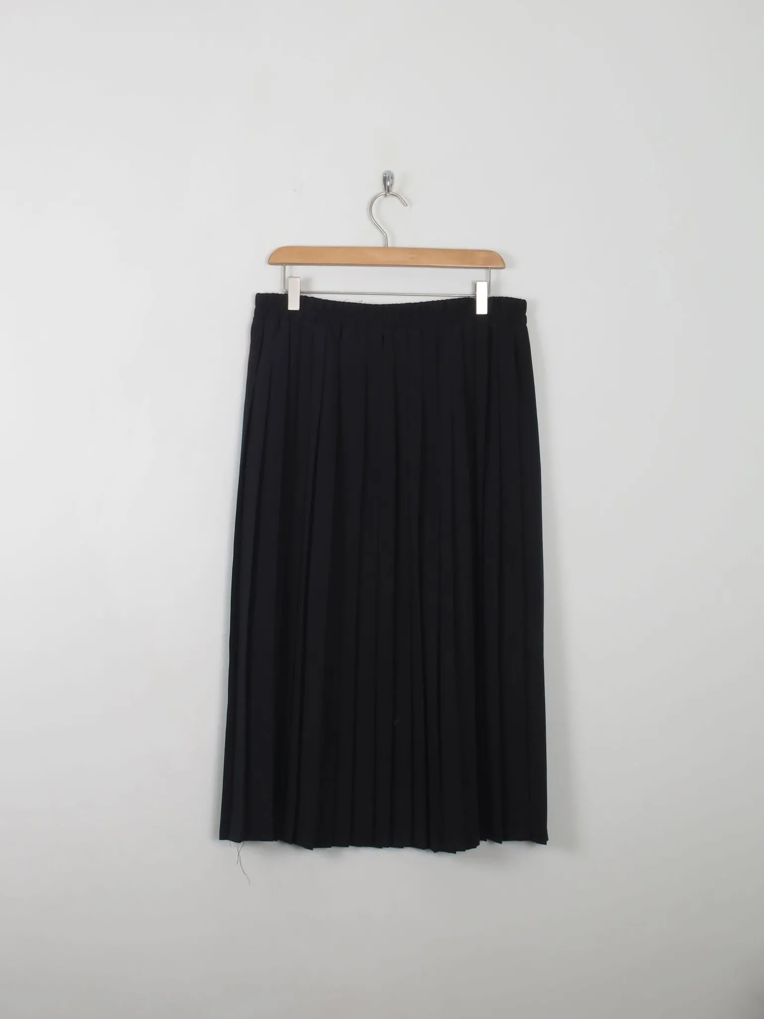 Black Vintage Pleated Skirt L