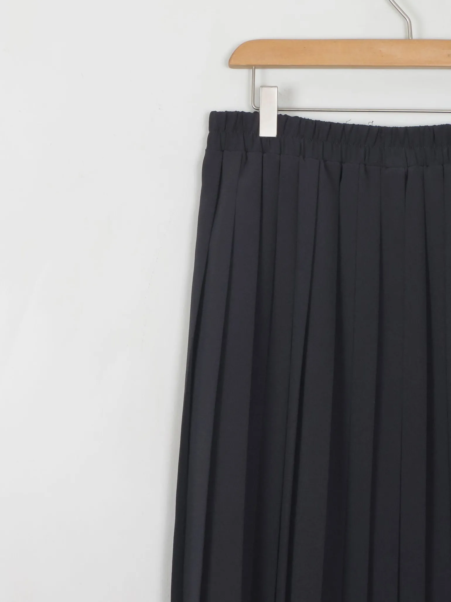 Black Vintage Pleated Skirt L