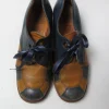 Blue & Tan Lace Up Vintage 1970s Shoes 37/4