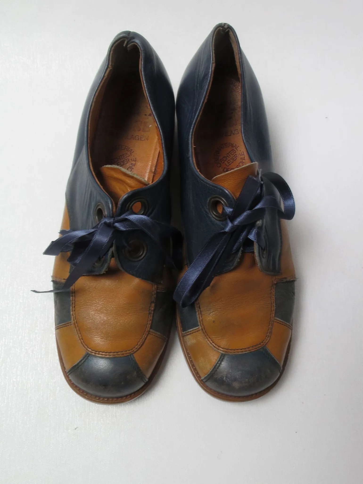 Blue & Tan Lace Up Vintage 1970s Shoes 37/4