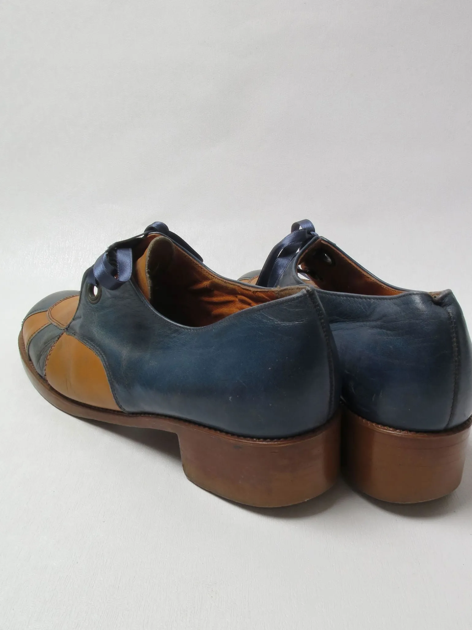 Blue & Tan Lace Up Vintage 1970s Shoes 37/4