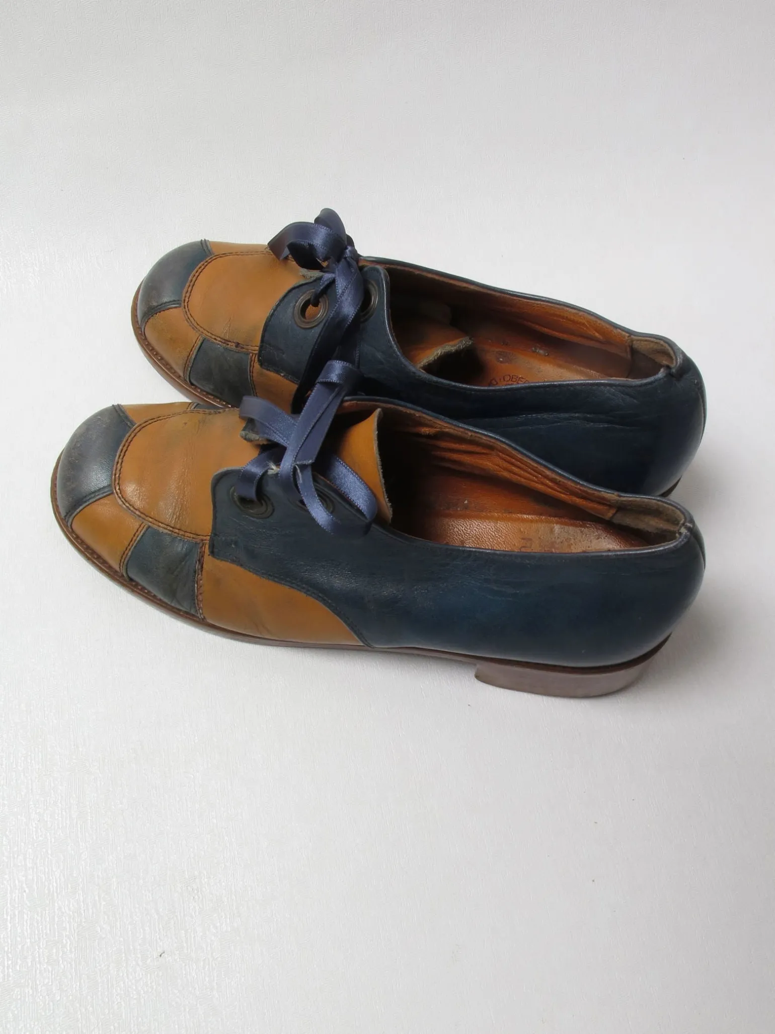 Blue & Tan Lace Up Vintage 1970s Shoes 37/4