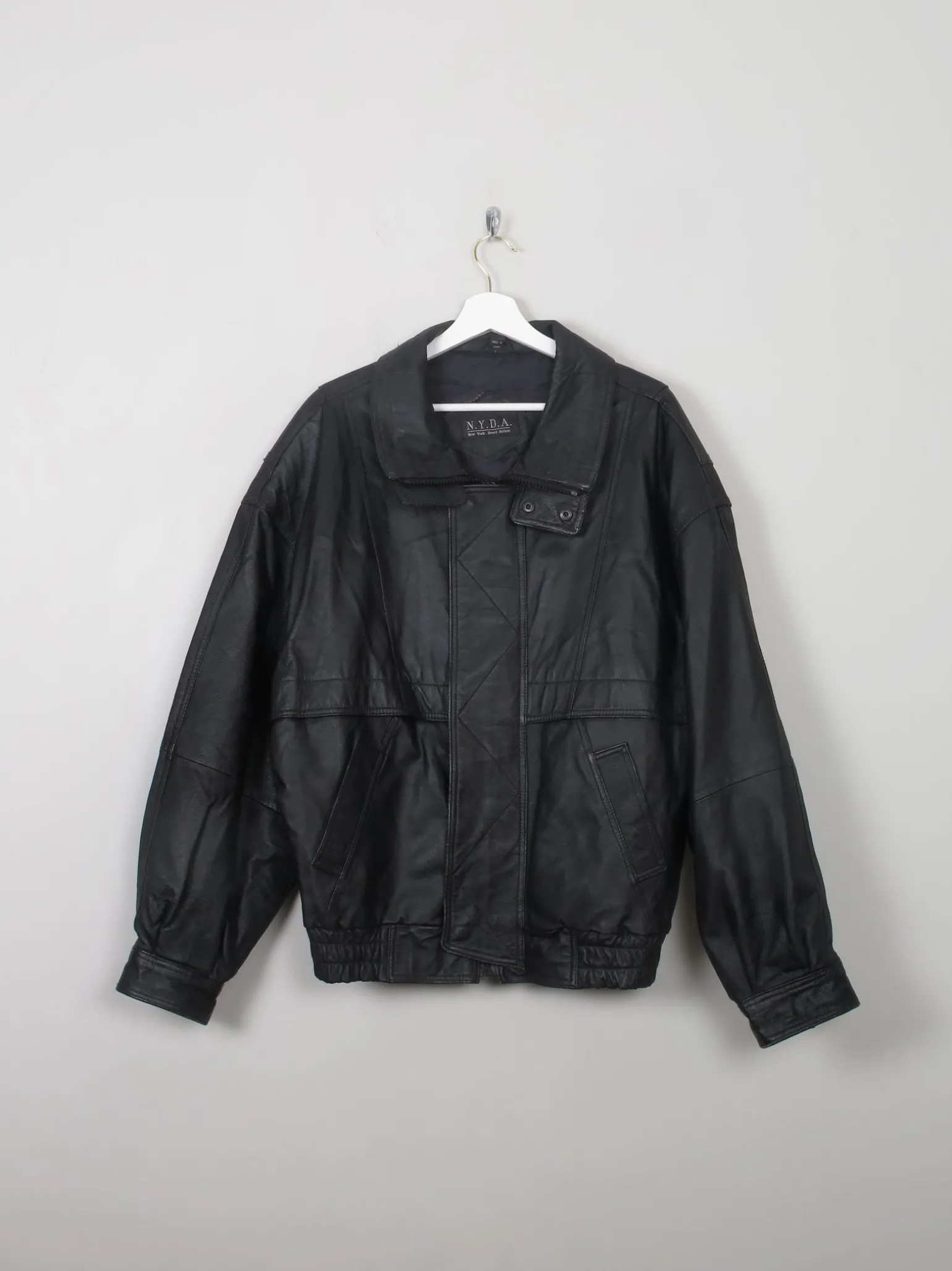 Men's Black Leather Bomber Jacket M/L