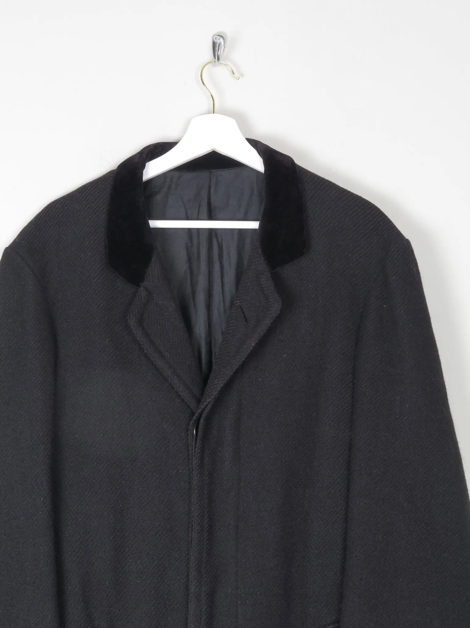 Men's Vintage Black Wool Coat With Velvet Collar 1940s 44"/Large