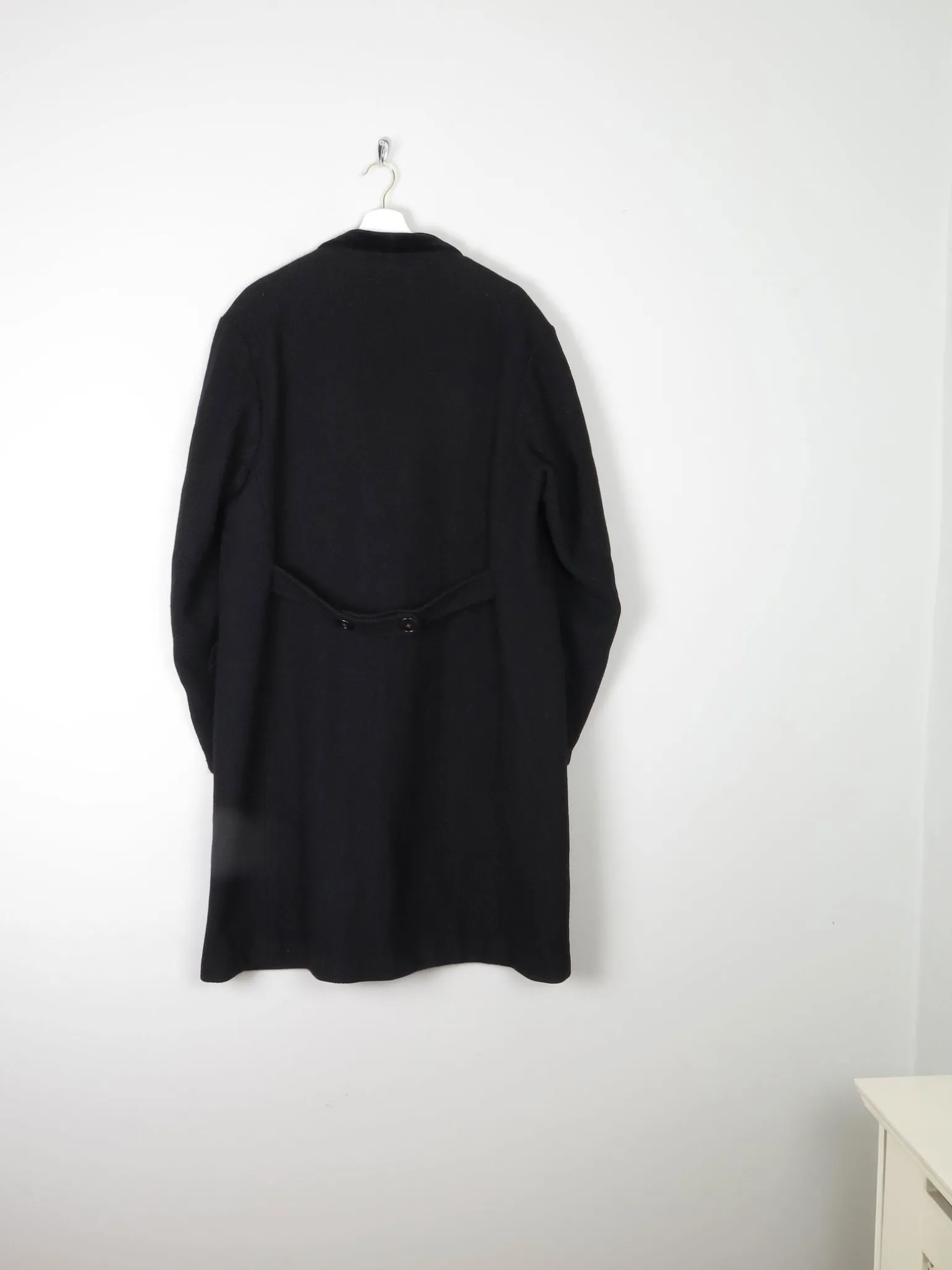 Men's Vintage Black Wool Coat With Velvet Collar 1940s 44"/Large