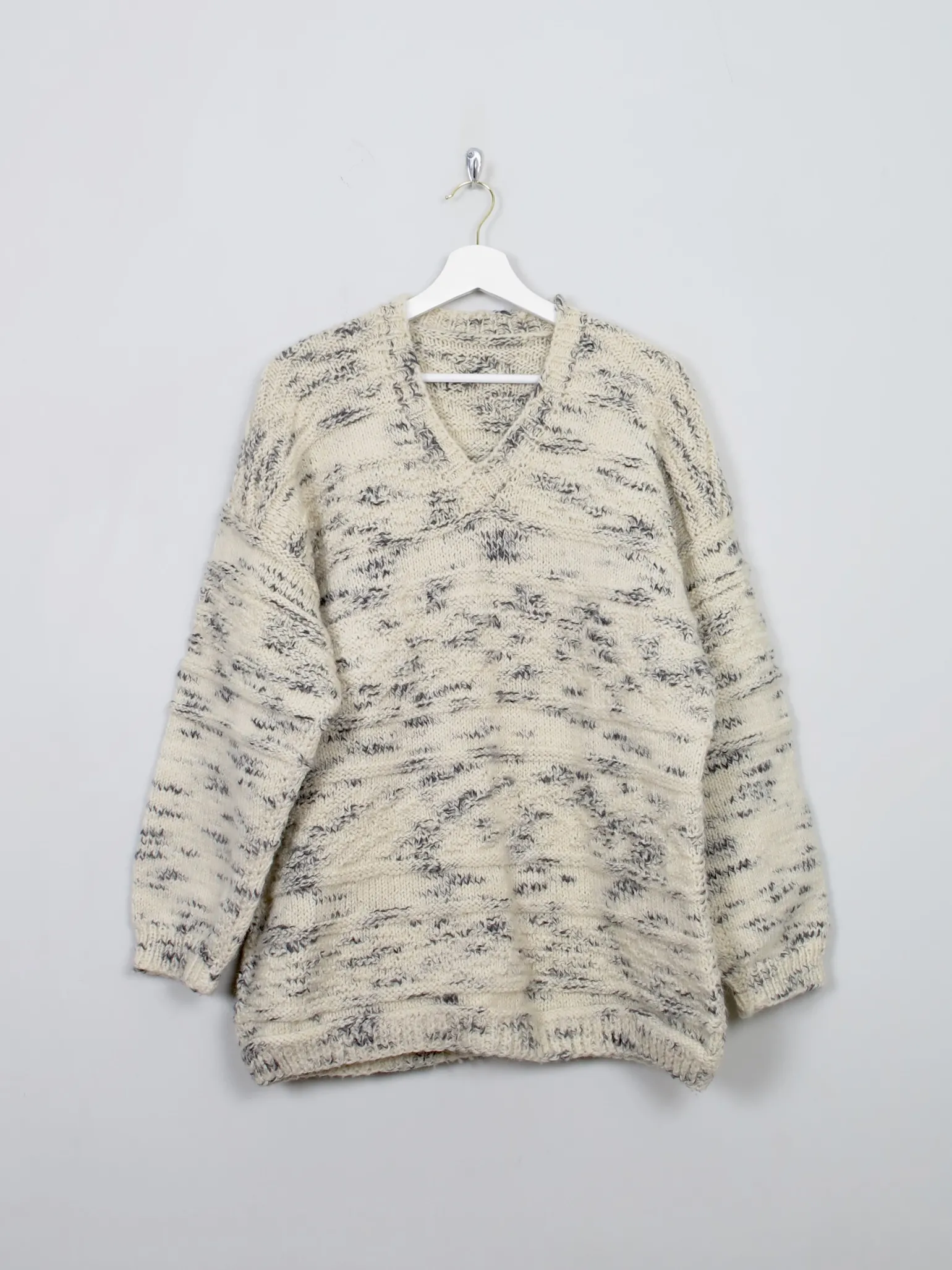 Men's Vintage Hand-Knit V-neck M/L