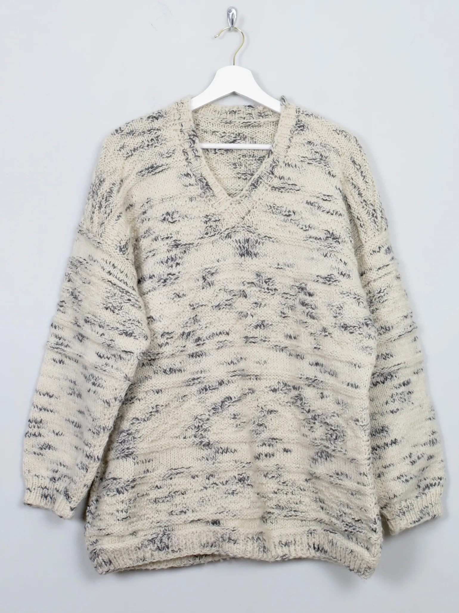 Men's Vintage Hand-Knit V-neck M/L