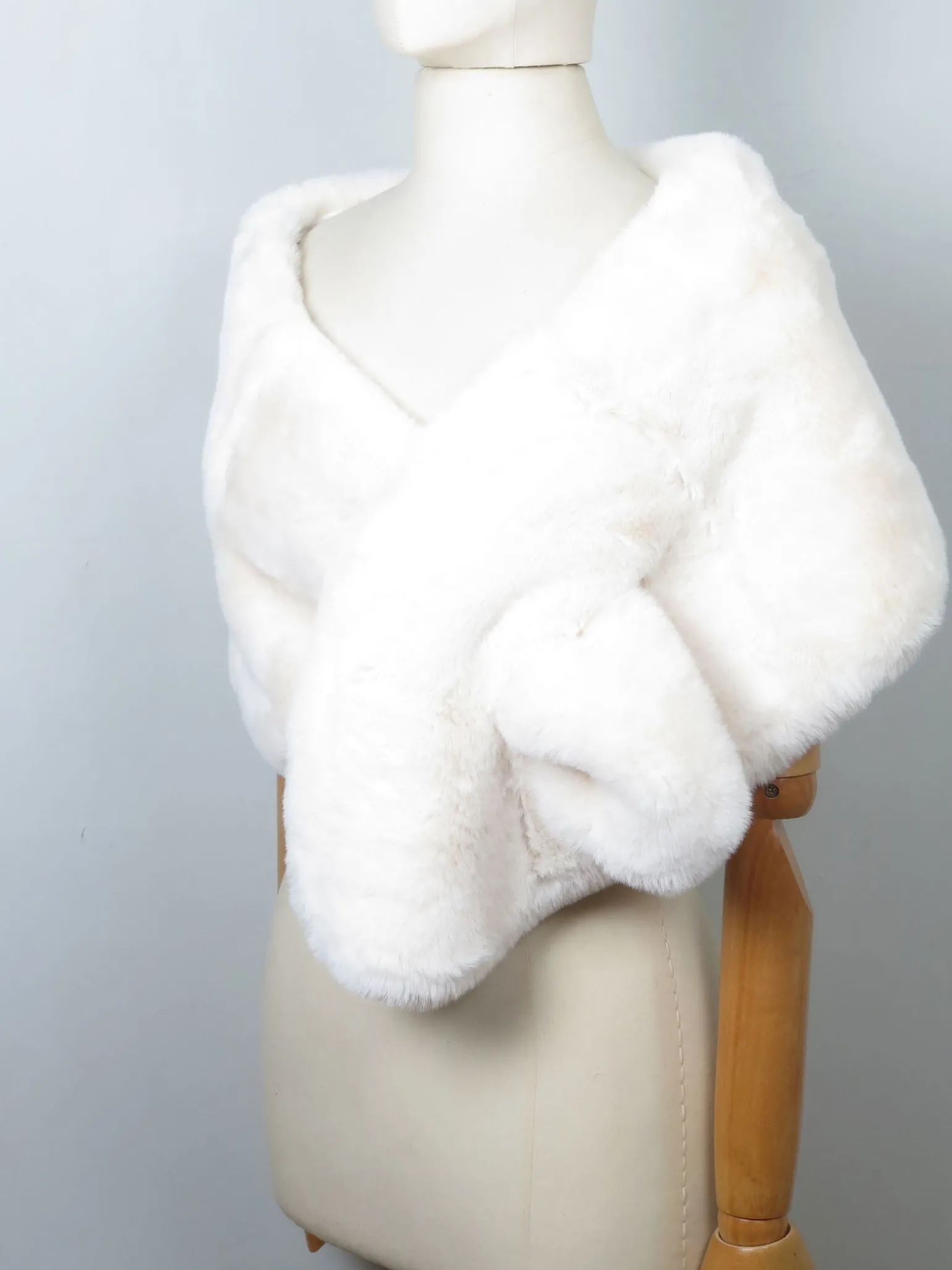 New Vintage Style Faux Fur Wrap Shawl Different Colours Avail