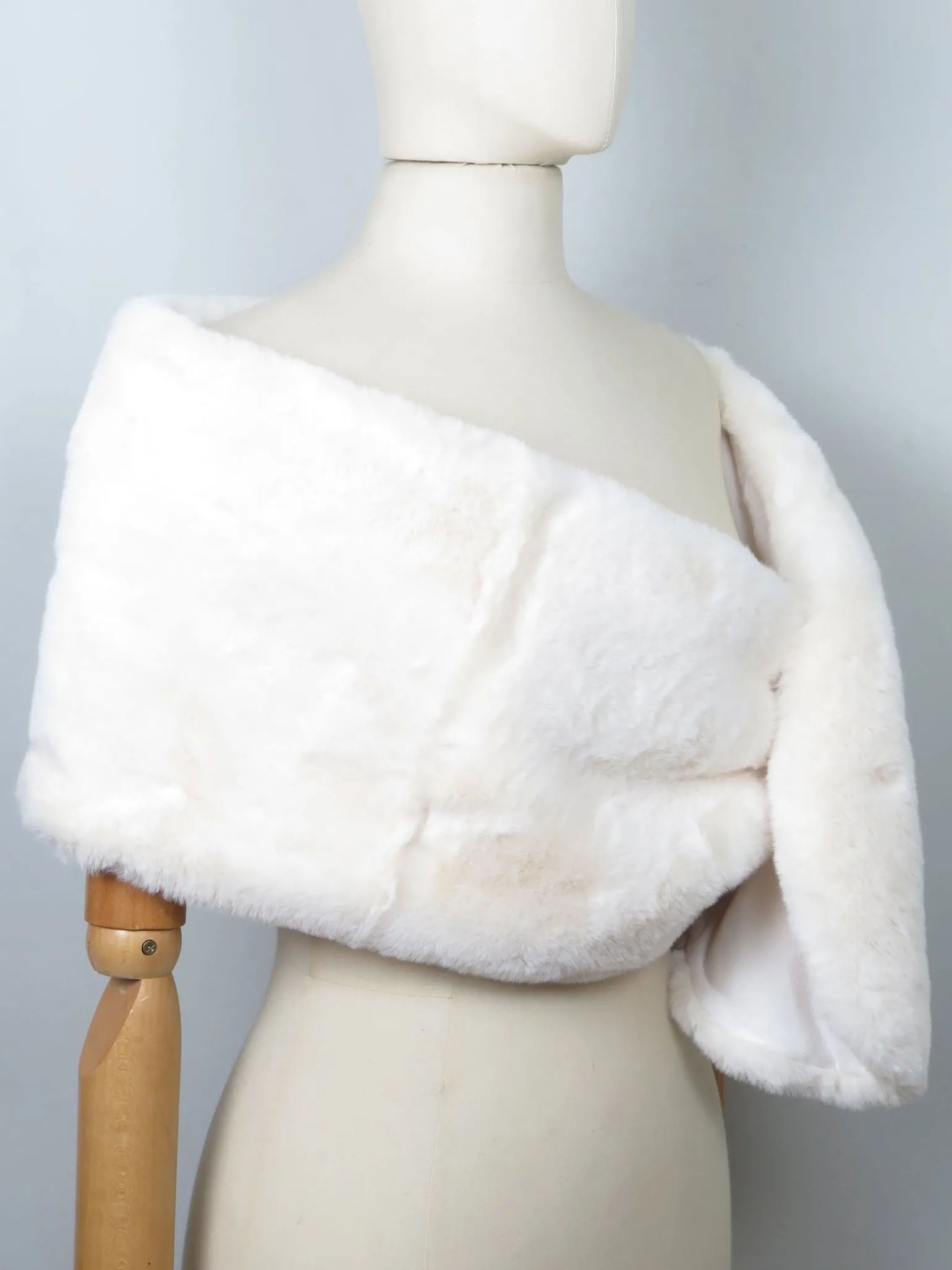 New Vintage Style Faux Fur Wrap Shawl Different Colours Avail