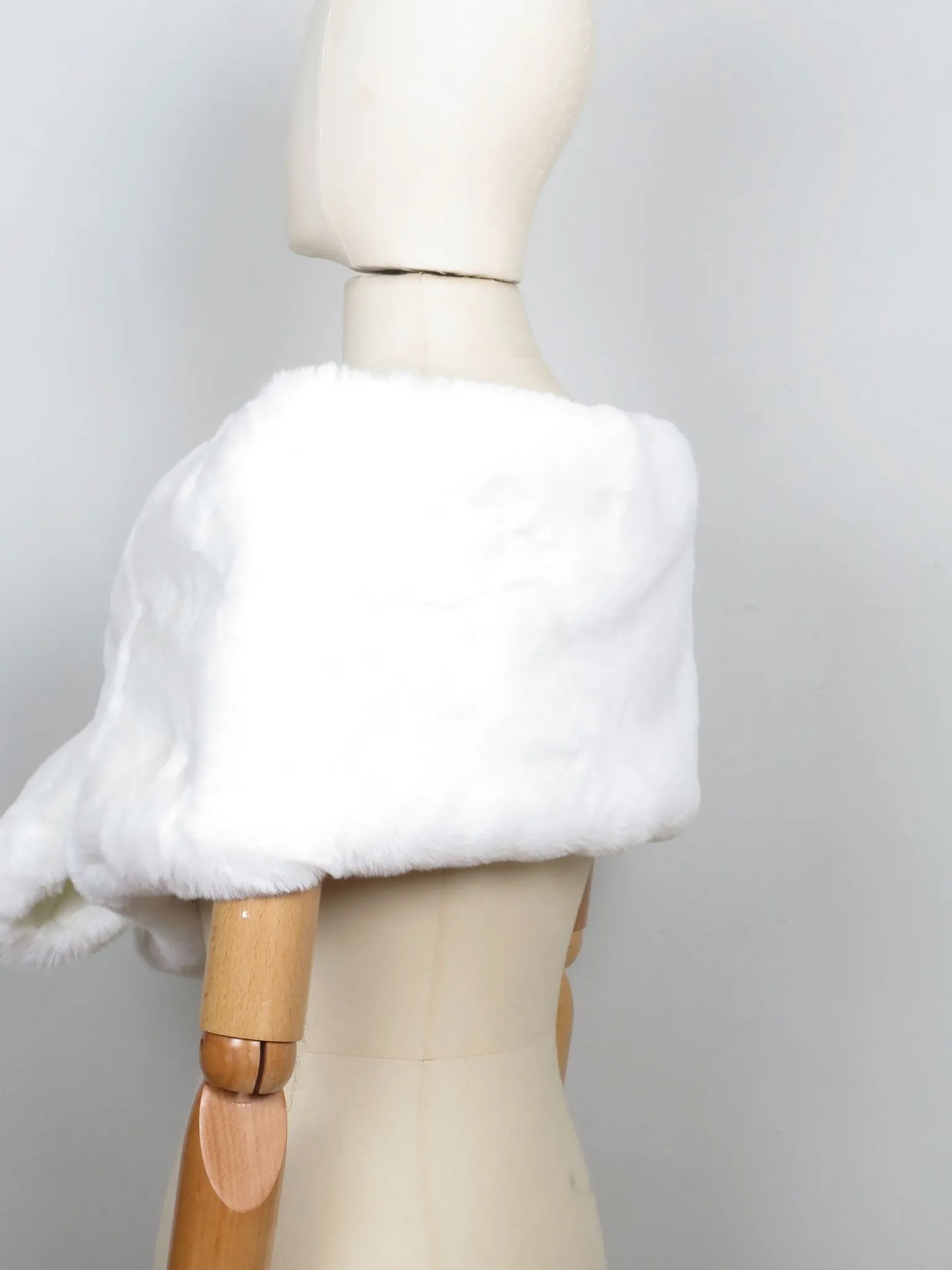 New Vintage Style Faux Fur Wrap Shawl Different Colours Avail