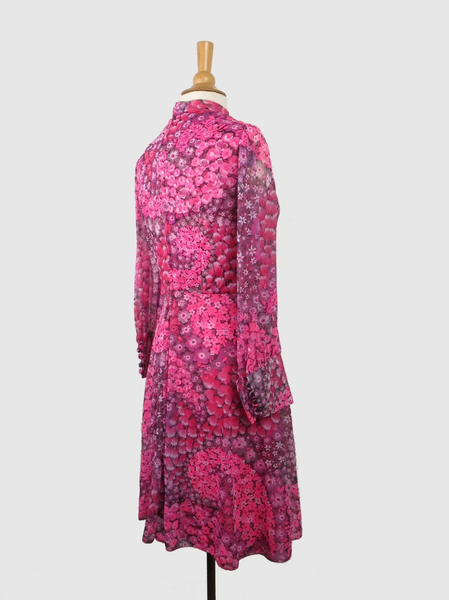 1960s Pink Vintage Dress With Floral Pattern 10/12