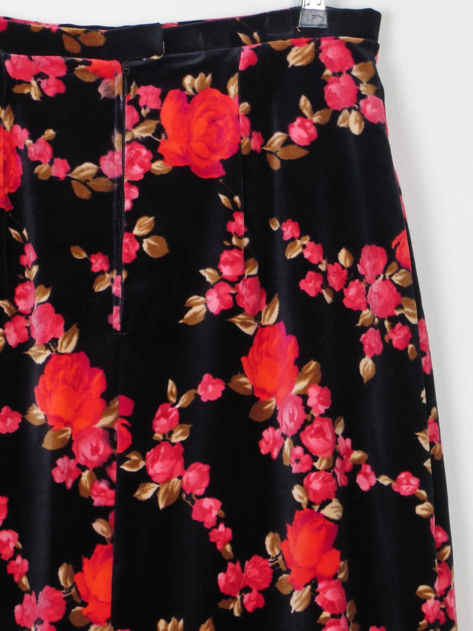 1970s Vintage Velvet Floral Print Maxi Skirt 28"W /S