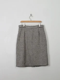 Vintage Black & White Herringbone Pencil Skirt 32" W