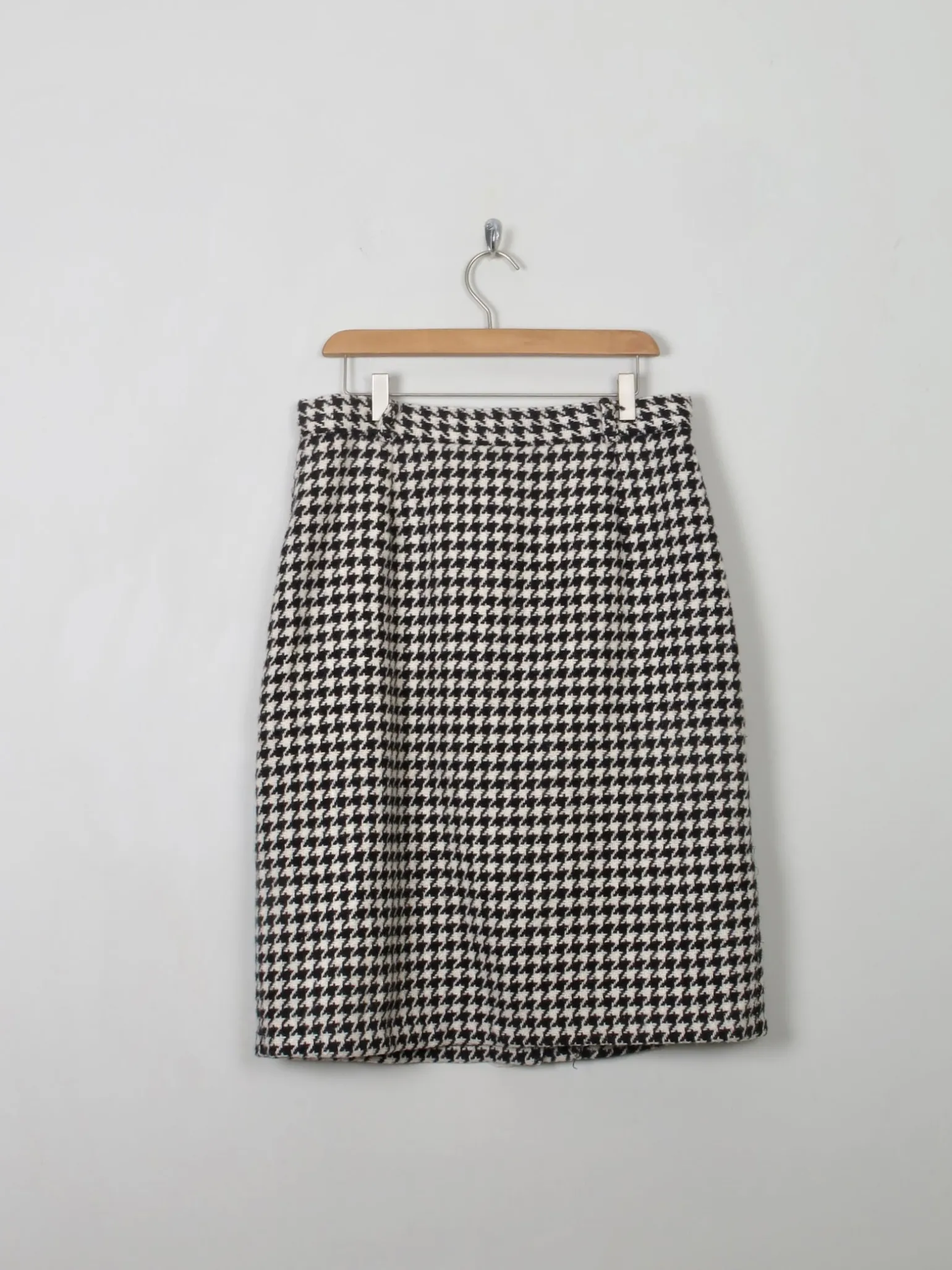 Vintage Black & White Herringbone Pencil Skirt 32" W