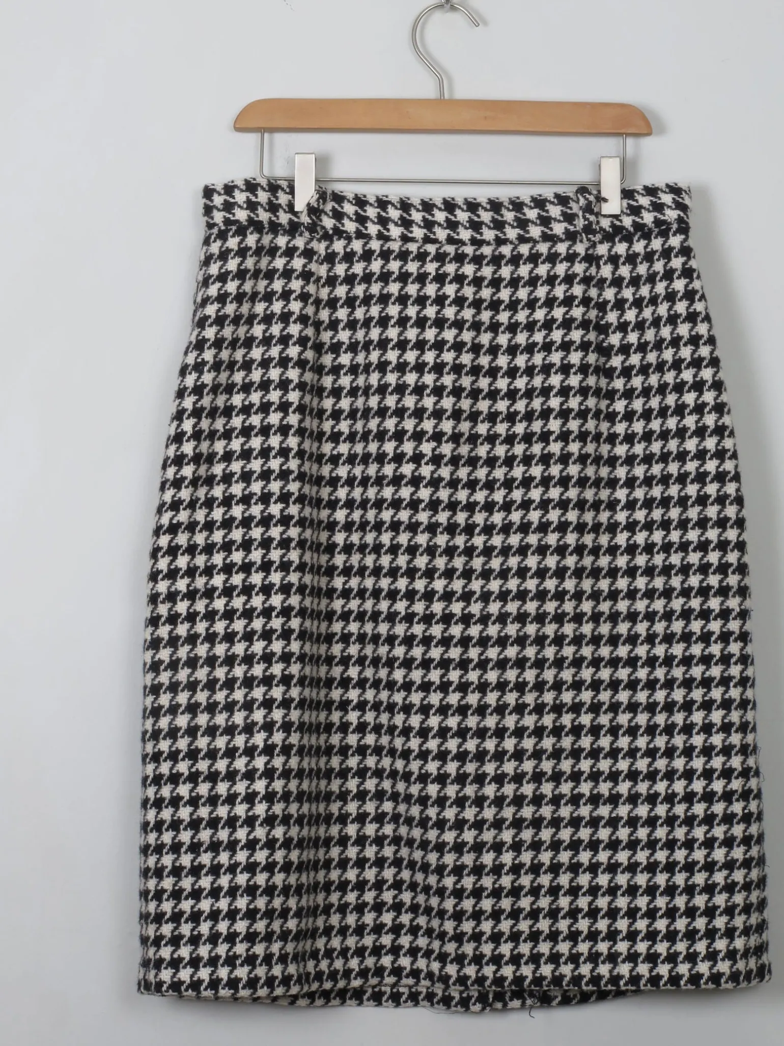 Vintage Black & White Herringbone Pencil Skirt 32" W