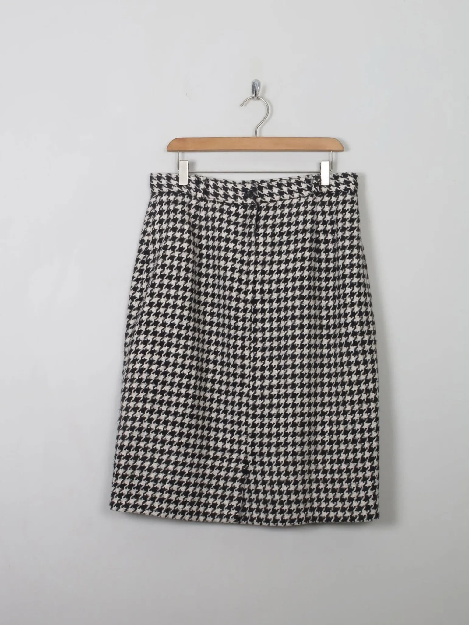 Vintage Black & White Herringbone Pencil Skirt 32" W