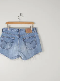Vintage Levis Denim Shorts 32”
