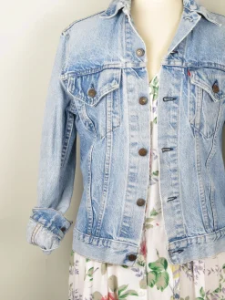 Vintage Men’s Blue Levi’s Denim Jacket Trucker S