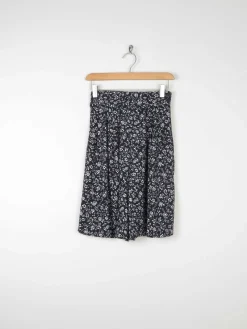 Women’s Black Bermuda Floral Vintage Shorts XS/S 8/10 Approx