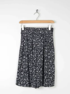 Women’s Black Bermuda Floral Vintage Shorts XS/S 8/10 Approx