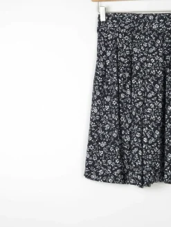 Women’s Black Bermuda Floral Vintage Shorts XS/S 8/10 Approx