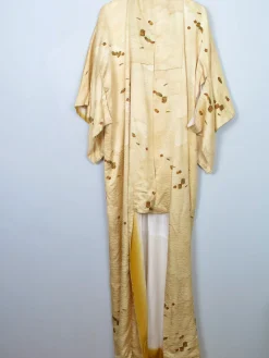 Women's Deep Cream Silk Vintage Kimono S/M