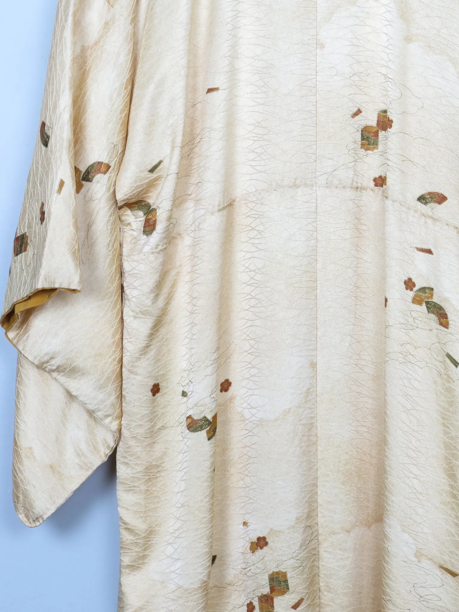 Women's Deep Cream Silk Vintage Kimono S/M