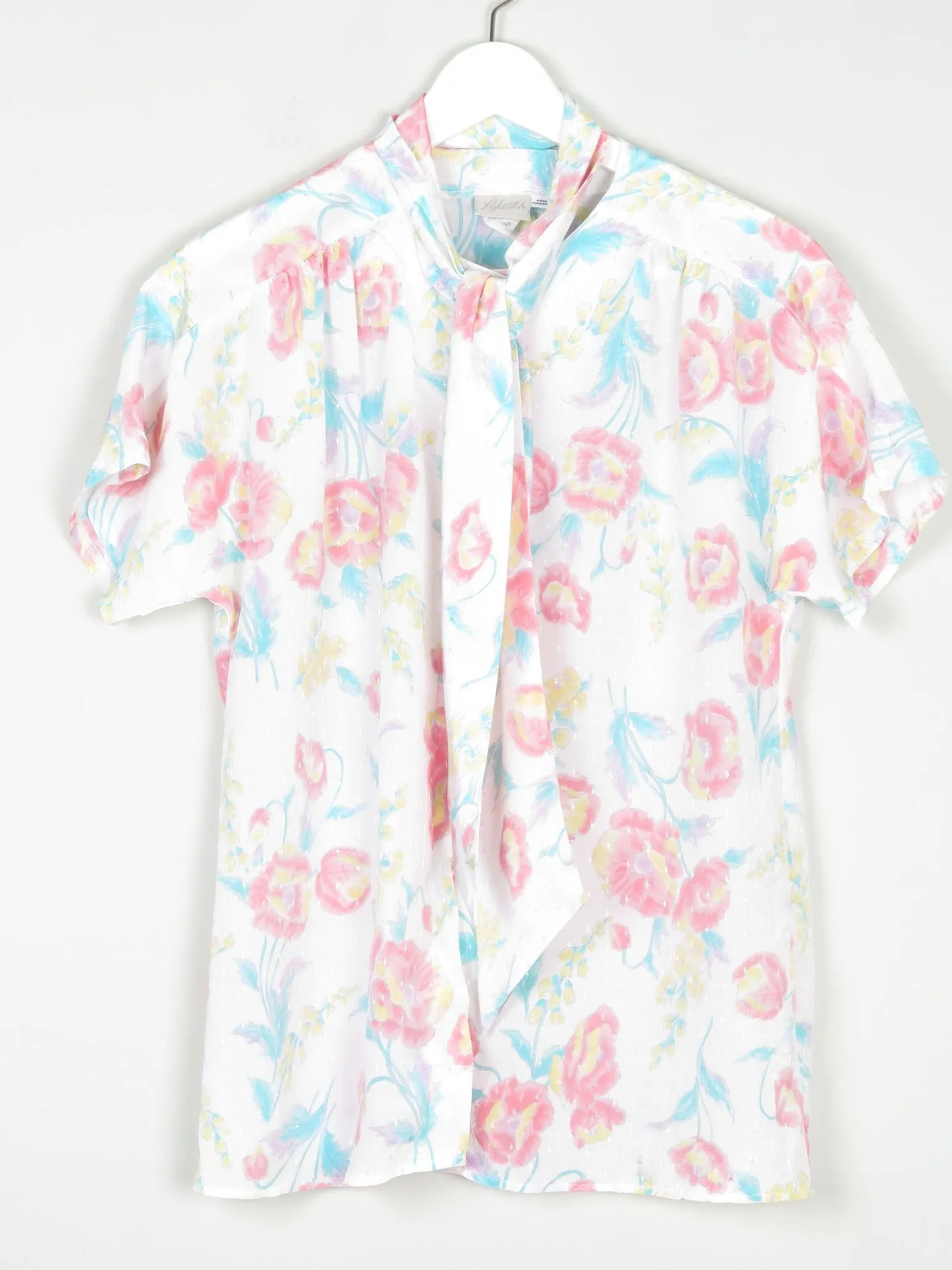Women’s Vintage Floral Short-Sleeved Blouse With Tie Neck S
