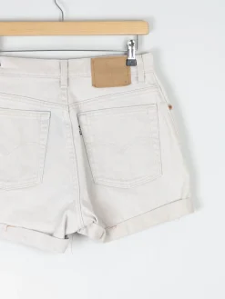 Women's Vintage Khaki High Waisted Levi’s Shorts 30