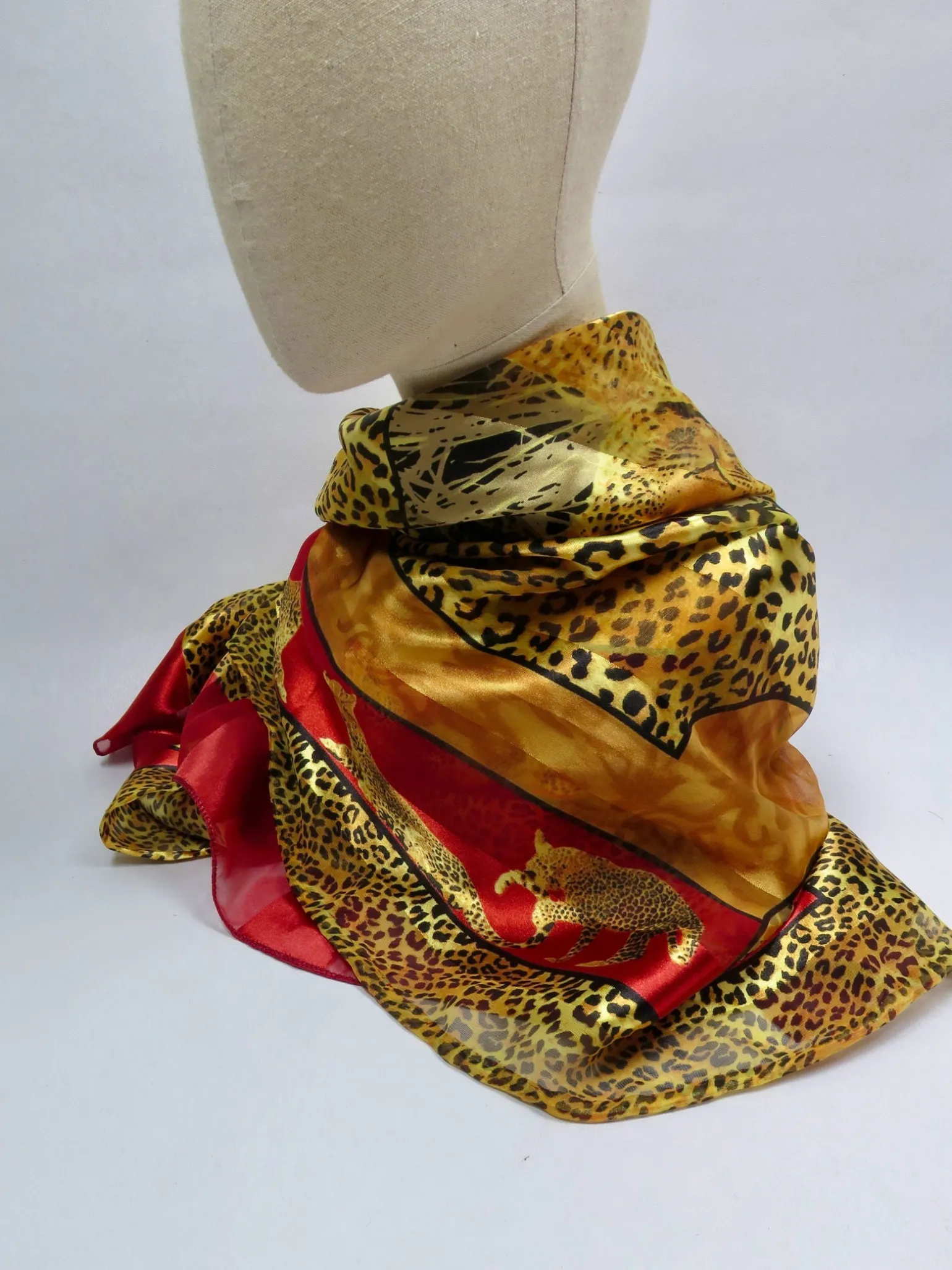 Women's Vintage Leopard Scarf