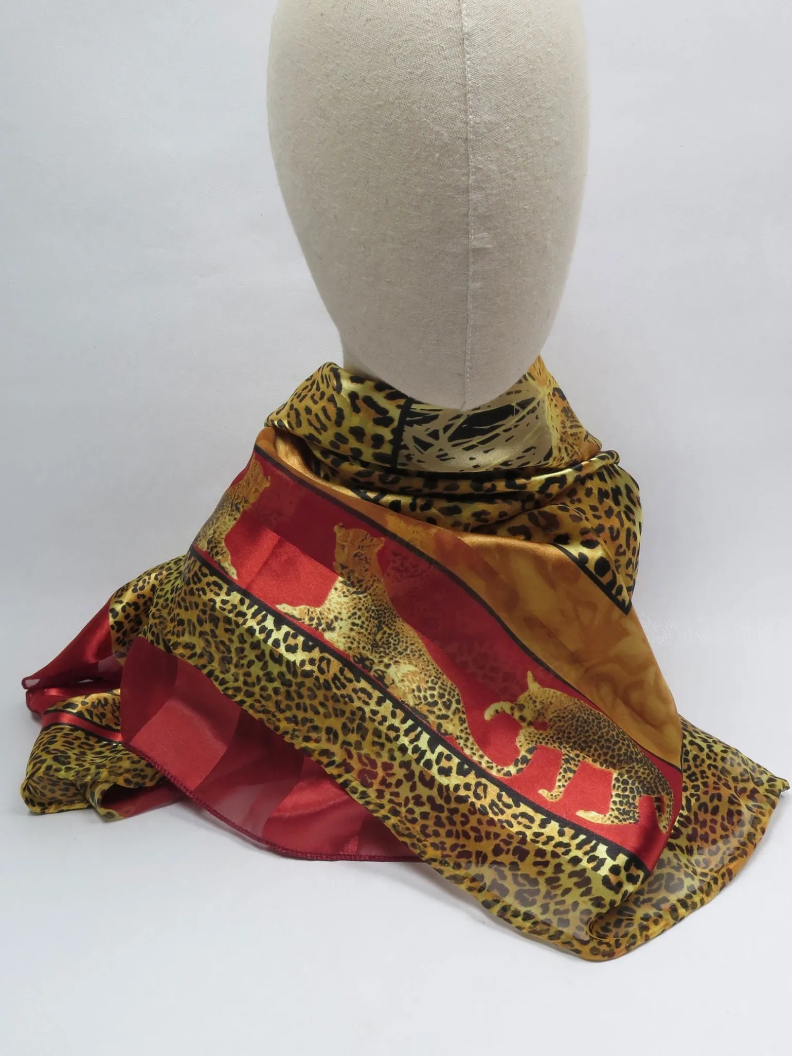 Women's Vintage Leopard Scarf
