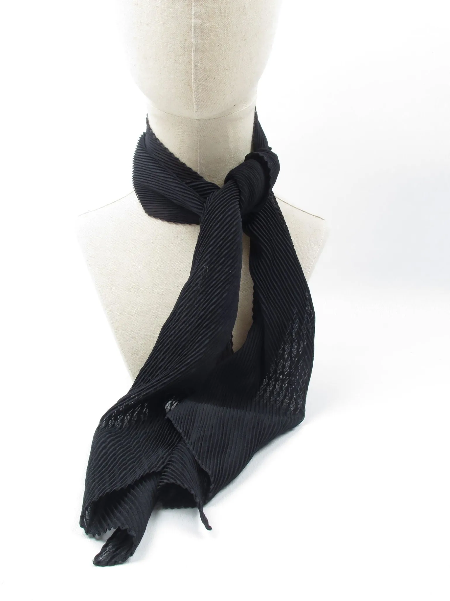 Women's Vintage Pleated Black Scarf