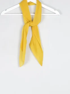 Women's Yellow Pleated Neck Scarf